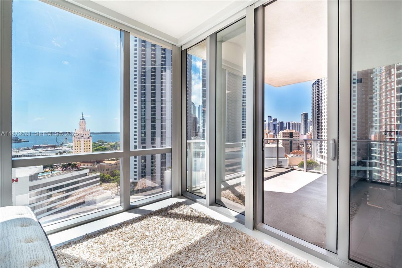 851 NE 1st Ave, Unit 1611, Miami, FL 33132 Photo