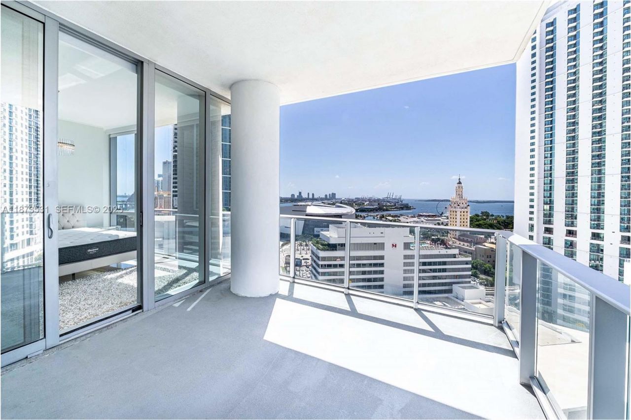 851 NE 1st Ave, Unit 1611, Miami, FL 33132 Photo