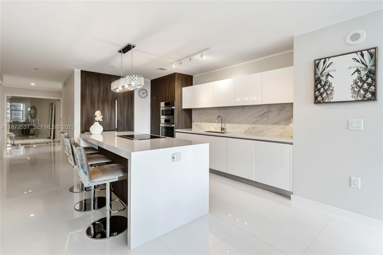 851 NE 1st Ave, Unit 1611, Miami, FL 33132 Photo