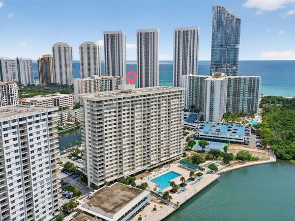 300 Bayview Dr, Unit 1009, Sunny Isles Beach, FL 33160