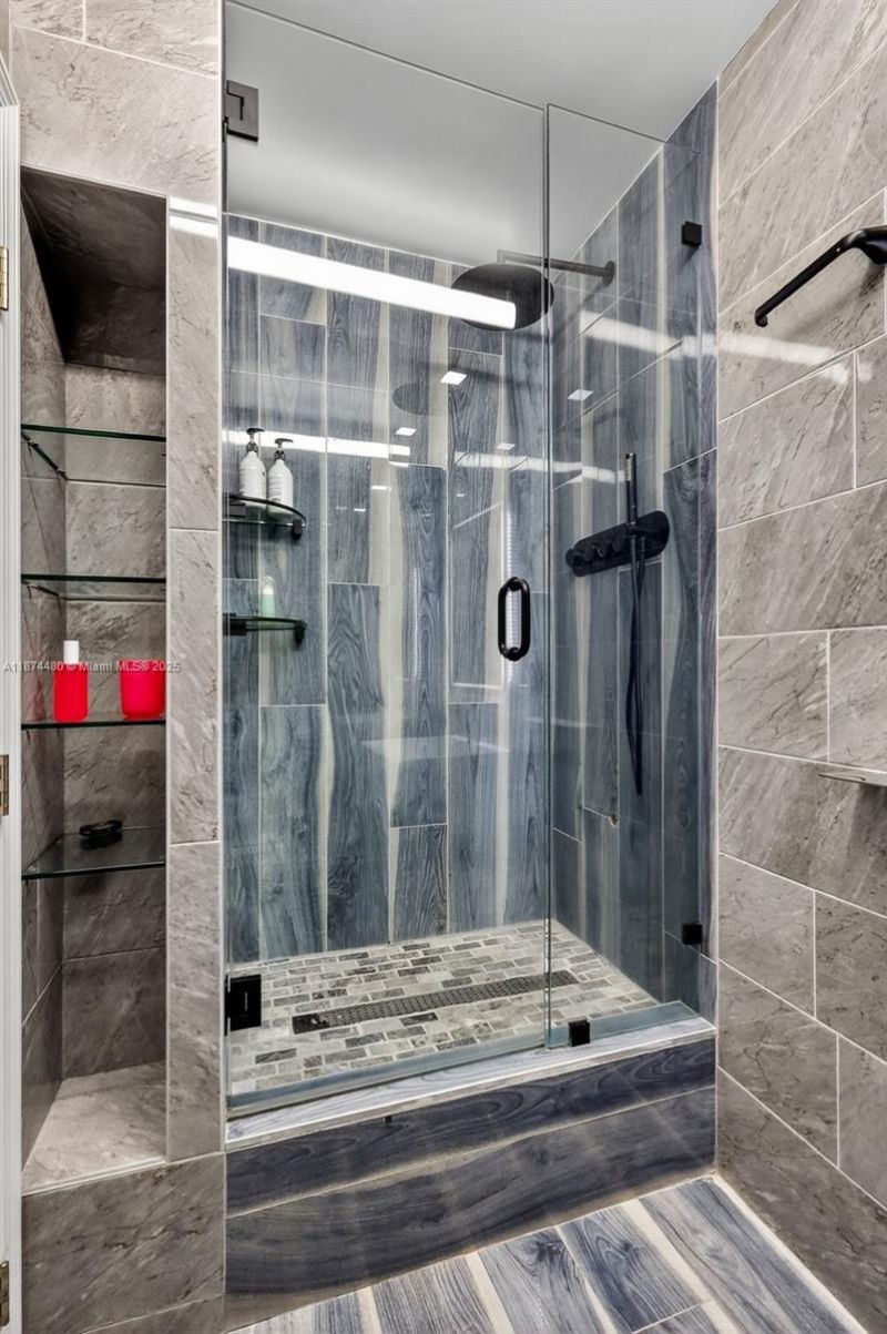 300 Bayview Dr, Unit 1009, Sunny Isles Beach, FL 33160 Photo