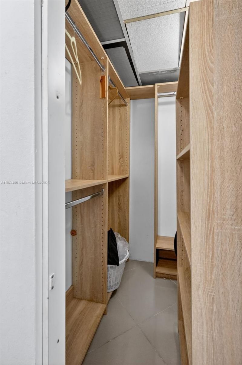 300 Bayview Dr, Unit 1009, Sunny Isles Beach, FL 33160 Photo