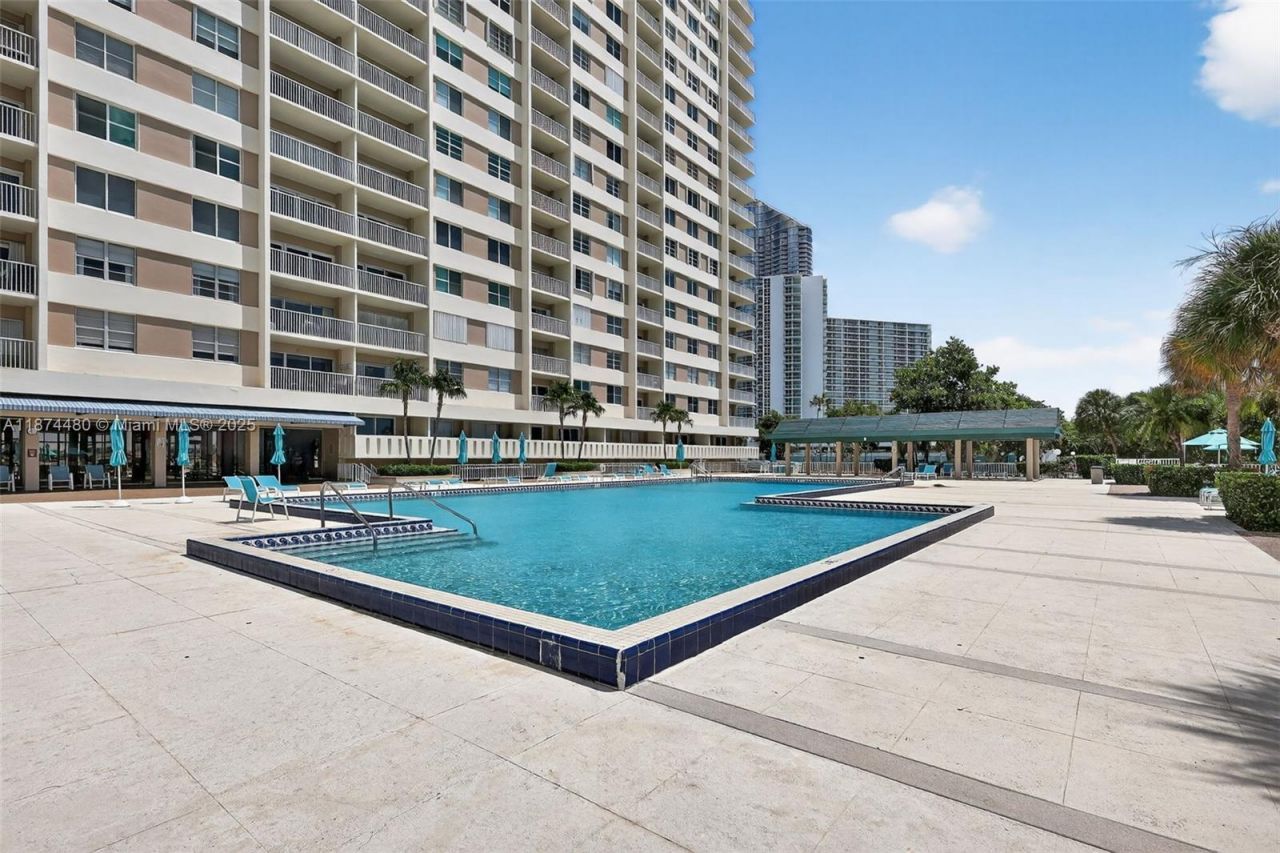 300 Bayview Dr, Unit 1009, Sunny Isles Beach, FL 33160 Photo