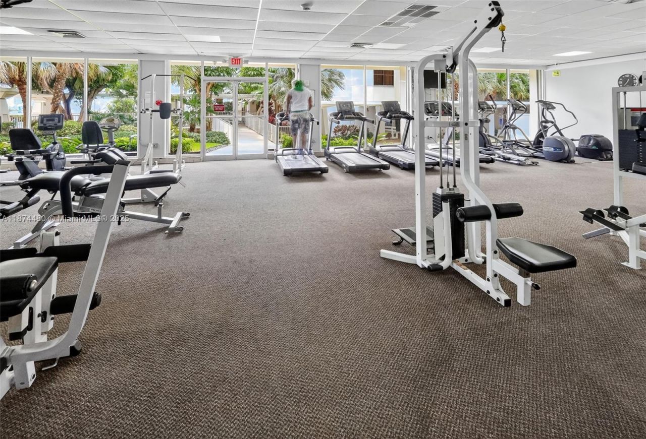 300 Bayview Dr, Unit 1009, Sunny Isles Beach, FL 33160 Photo