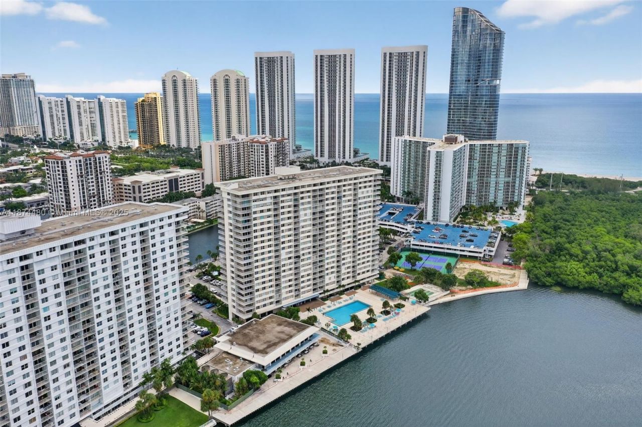 300 Bayview Dr, Unit 1009, Sunny Isles Beach, FL 33160 Photo