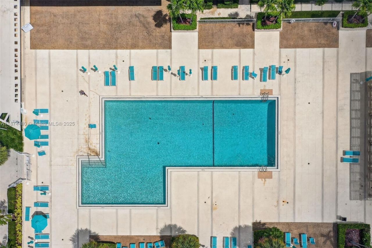 300 Bayview Dr, Unit 1009, Sunny Isles Beach, FL 33160 Photo