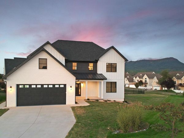 135 ALNWICK CT, ROCKINGHAM, VA 22801