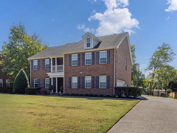 1405 Stone Creek Dr, Gallatin, TN 37066