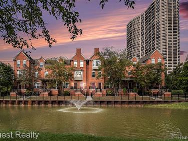 20082 Rodeo Court, Southfield, MI 48075