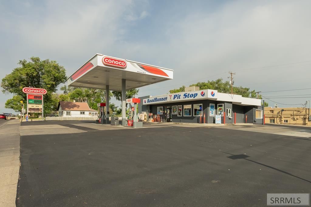 410 W 17th Street, Idaho Falls, ID 83402 Main Photo