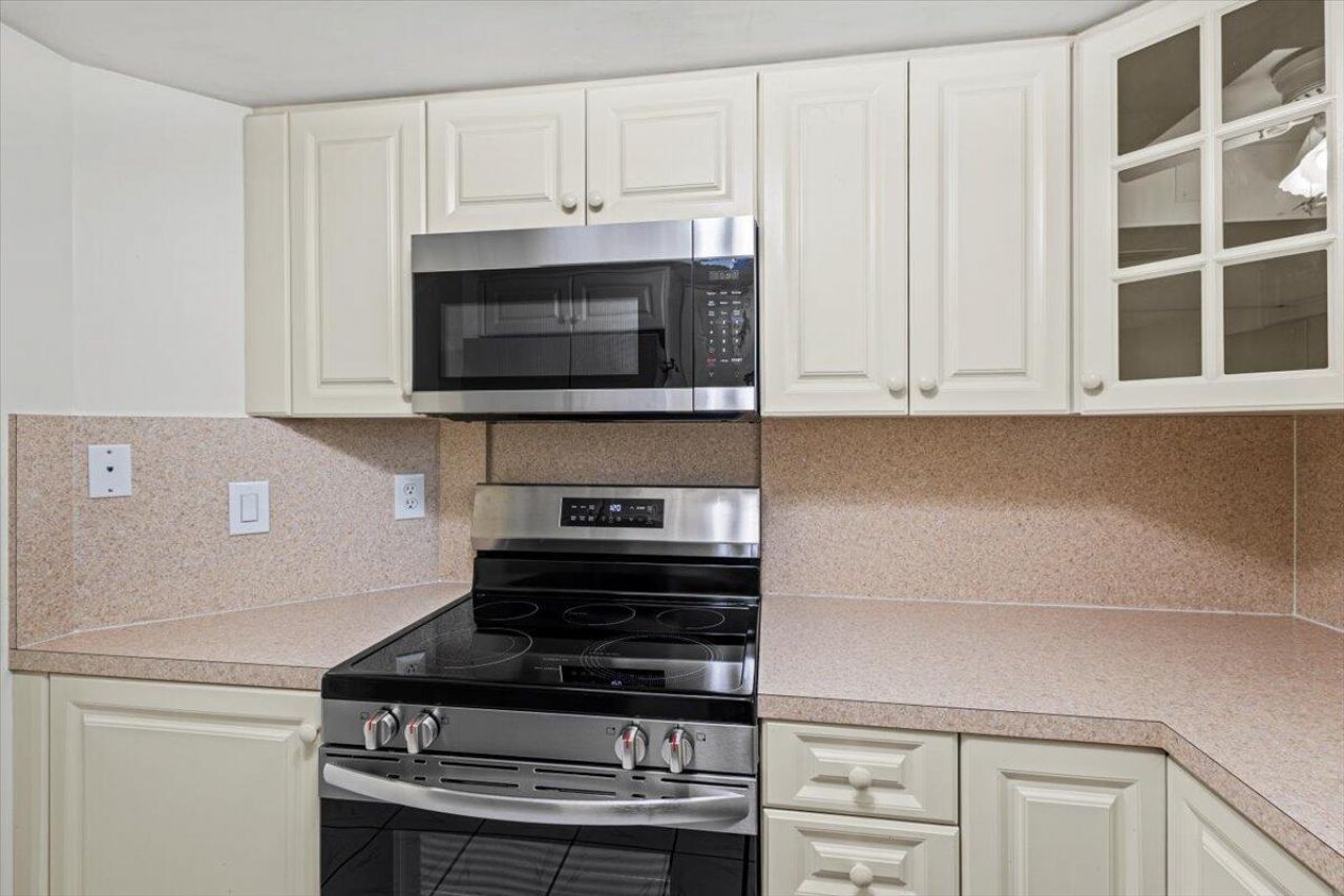 511 SW South River Drive, Unit 103, Stuart, FL 34997 Photo