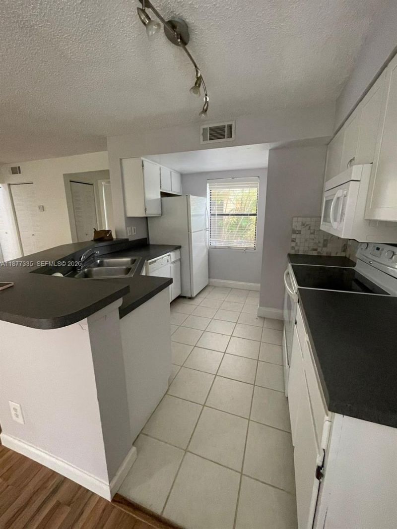 9999 Summerbreeze Dr, Unit 413, Sunrise, FL 33322 Photo