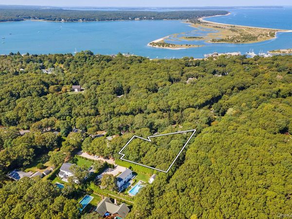 4 Calvin Street, East Hampton, NY 11937