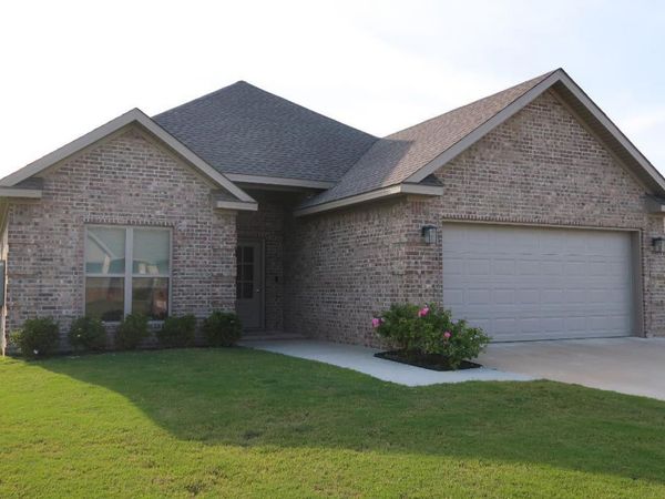 303 Hollis Street, Bono, AR 72416