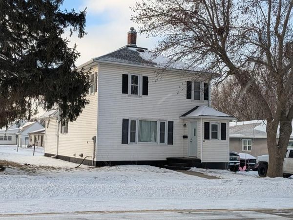 96 7th Street SW, Wells, MN 56097