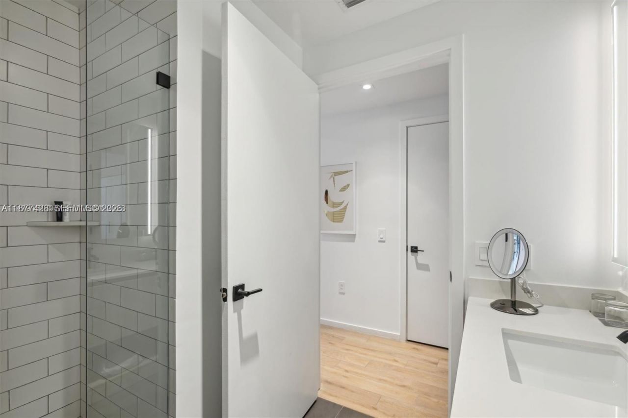 398 NE 5th St, Unit 2316, Miami, FL 33132 Photo