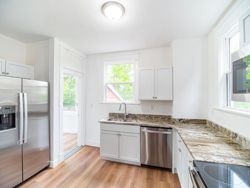 2408 Highland Avenue, Cincinnati, OH 45219 Photo 11