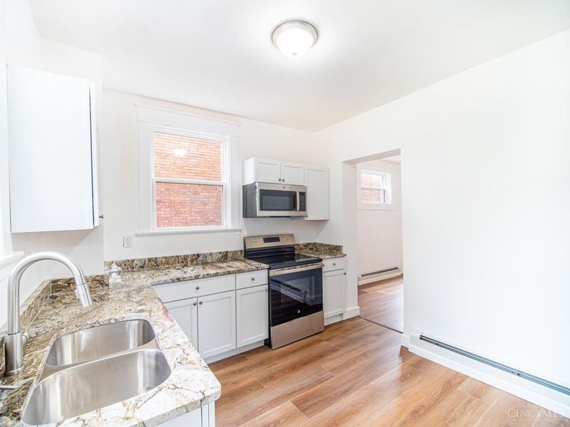 2408 Highland Avenue, Cincinnati, OH 45219 Photo 12