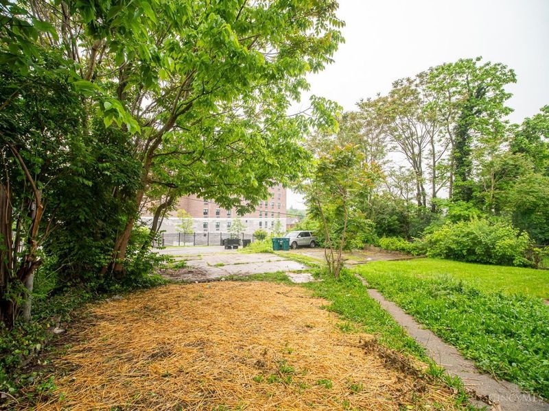 2408 Highland Avenue, Cincinnati, OH 45219 Photo 32