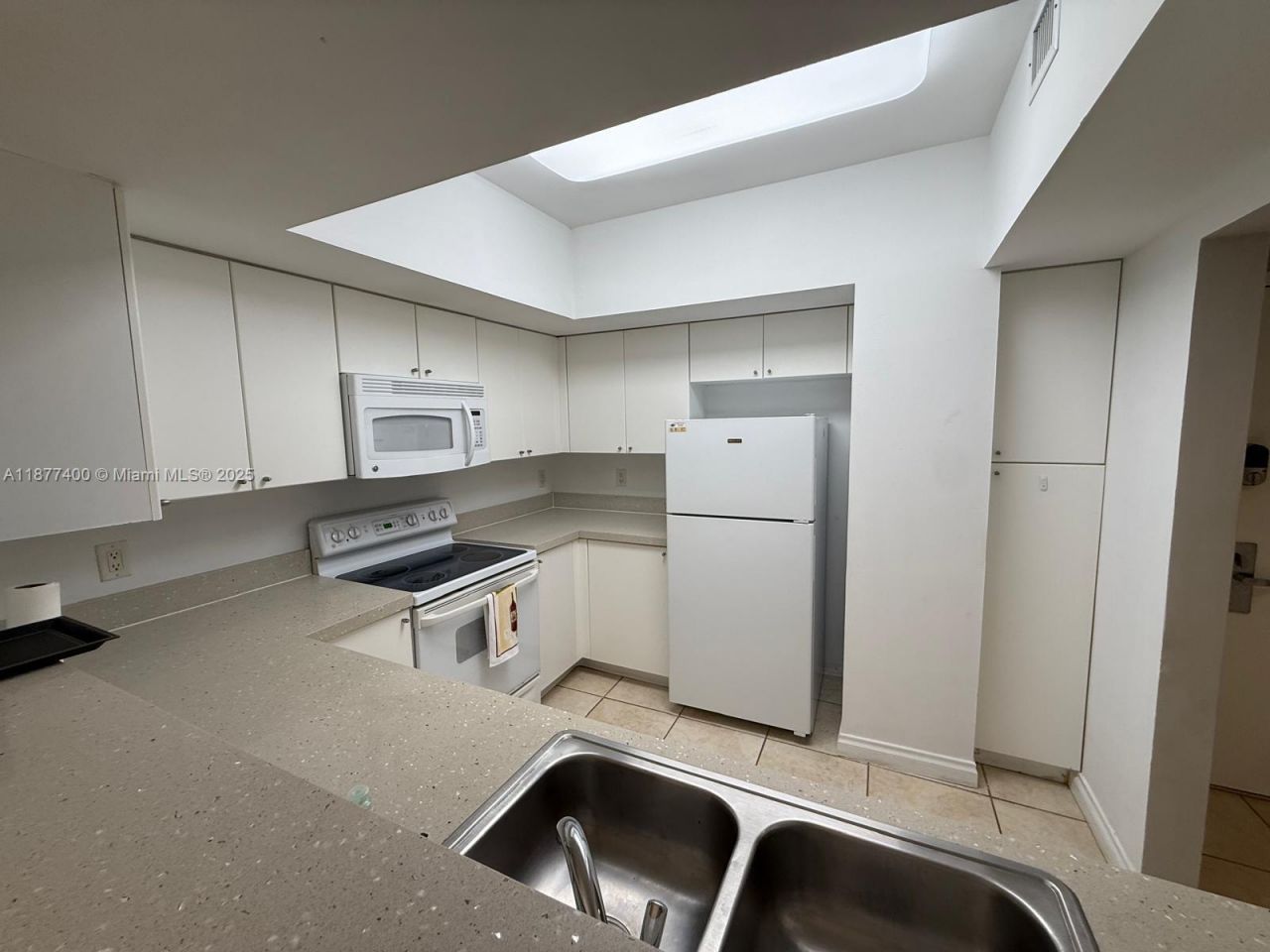 17375 Collins Ave, Unit 804, Sunny Isles Beach, FL 33160 Photo