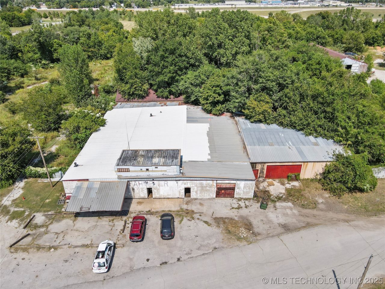 2715 N Madison Avenue, Tulsa, OK 74106 Main Photo