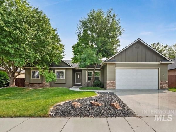 1024 S Eagle Rock Pl, Eagle, ID 83616