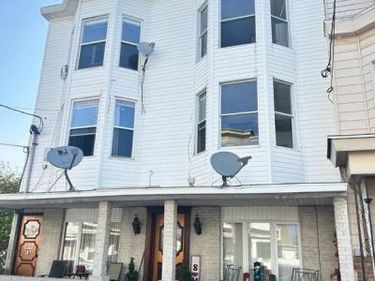 125-127 N JARDIN STREET, SHENANDOAH, PA 17976