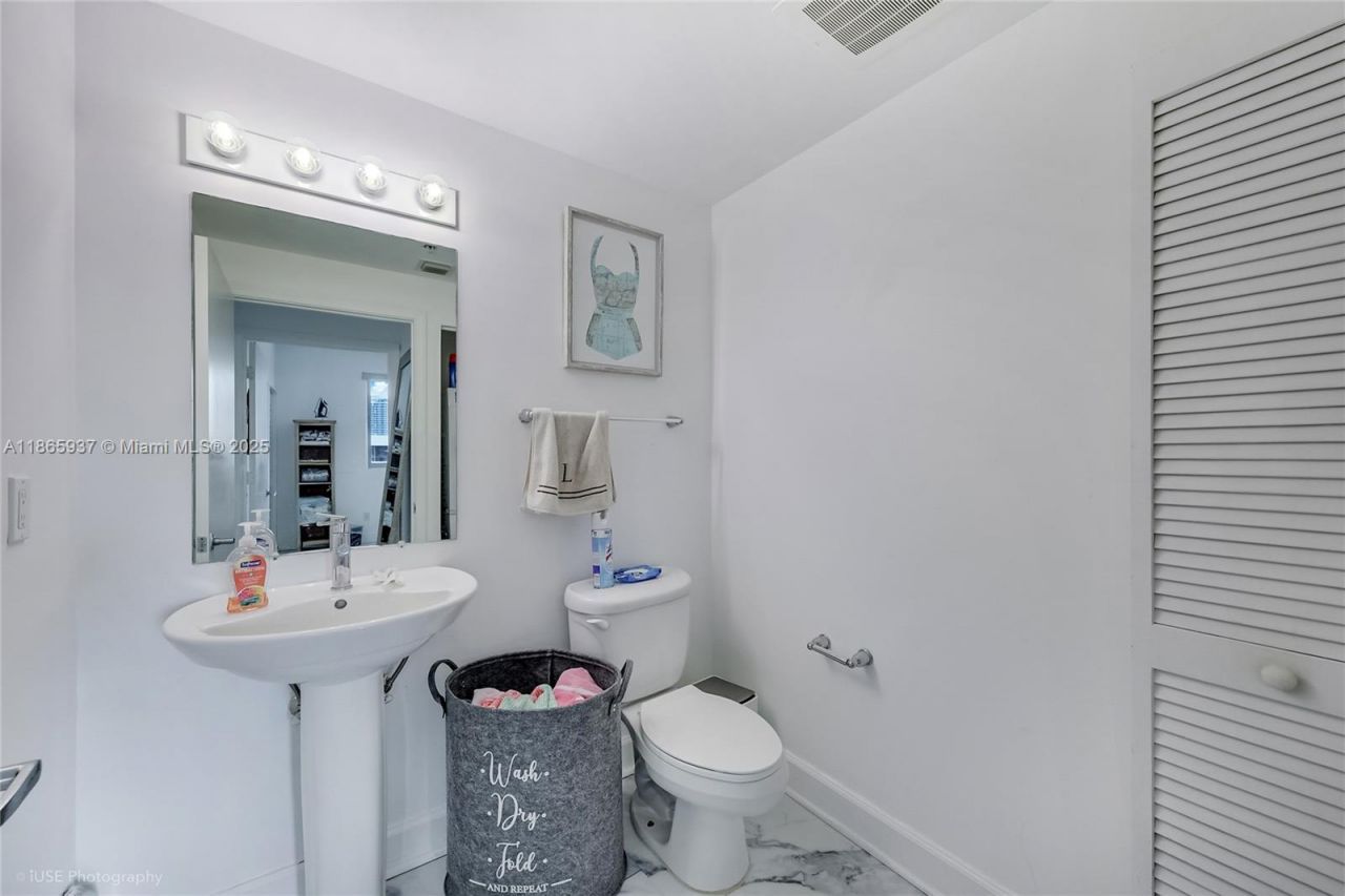 601 NE 36th St, Unit 1909, Miami, FL 33137 Photo