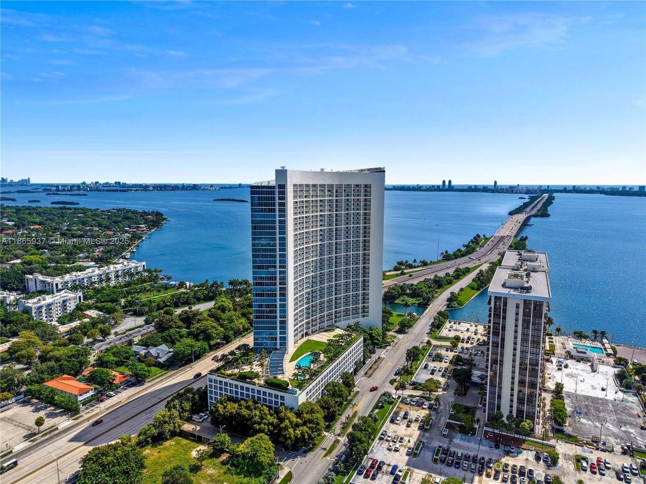 601 NE 36th St, Unit 1909, Miami, FL 33137 Photo