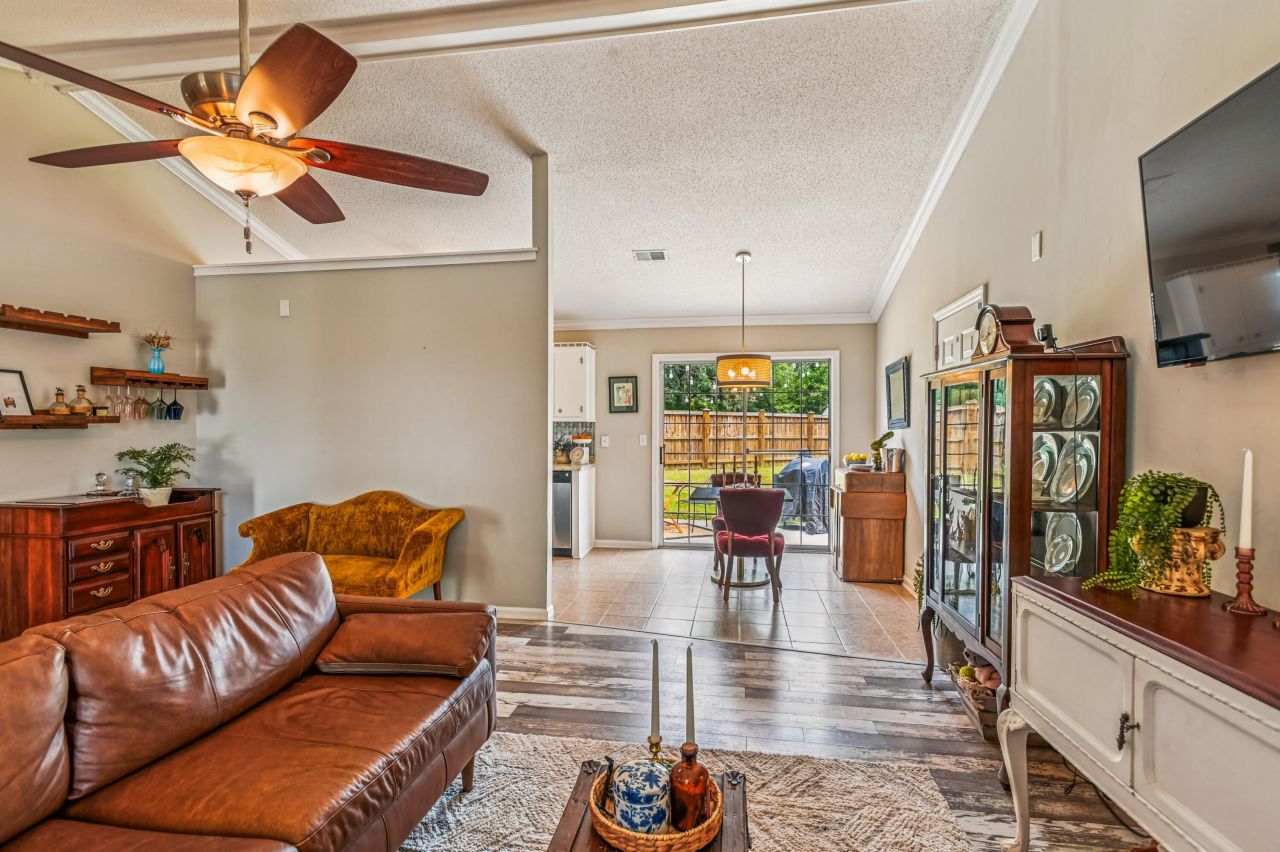 116 Two Hitch Road Photo 10