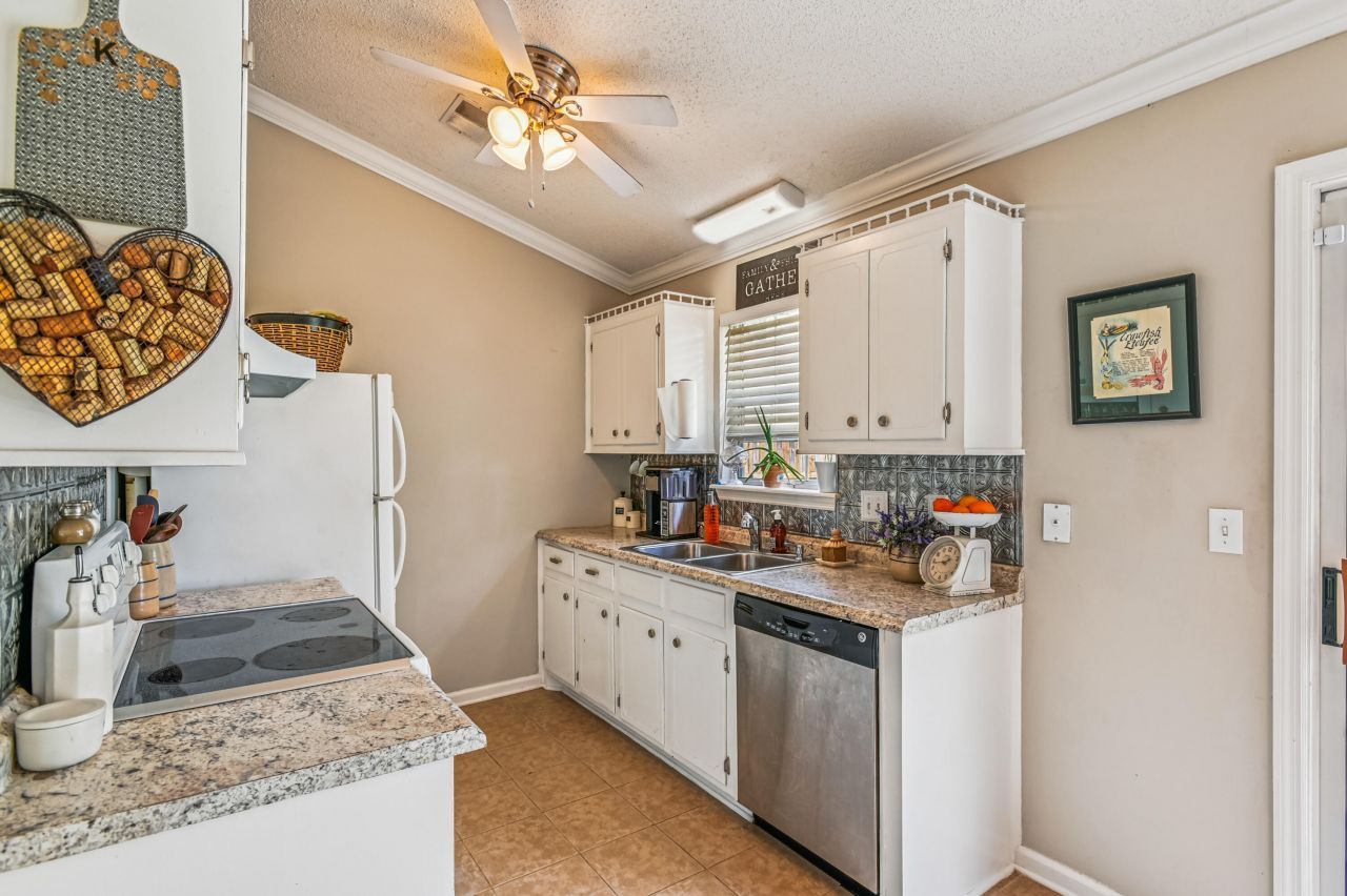 116 Two Hitch Road Photo 17