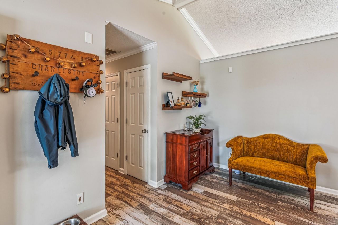 116 Two Hitch Road Photo 6