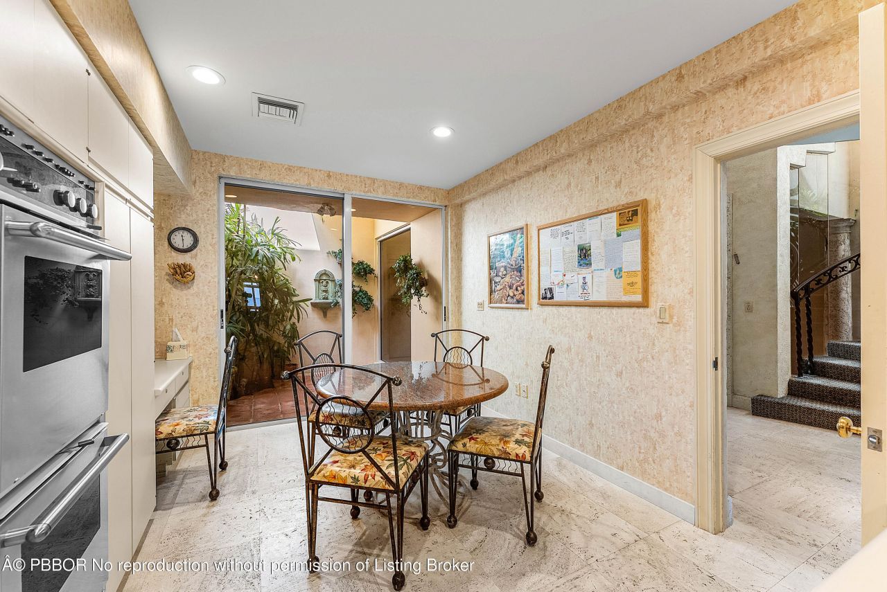 13 Sloans Curve Drive, Unit 13, Palm Beach, FL 33480 Photo