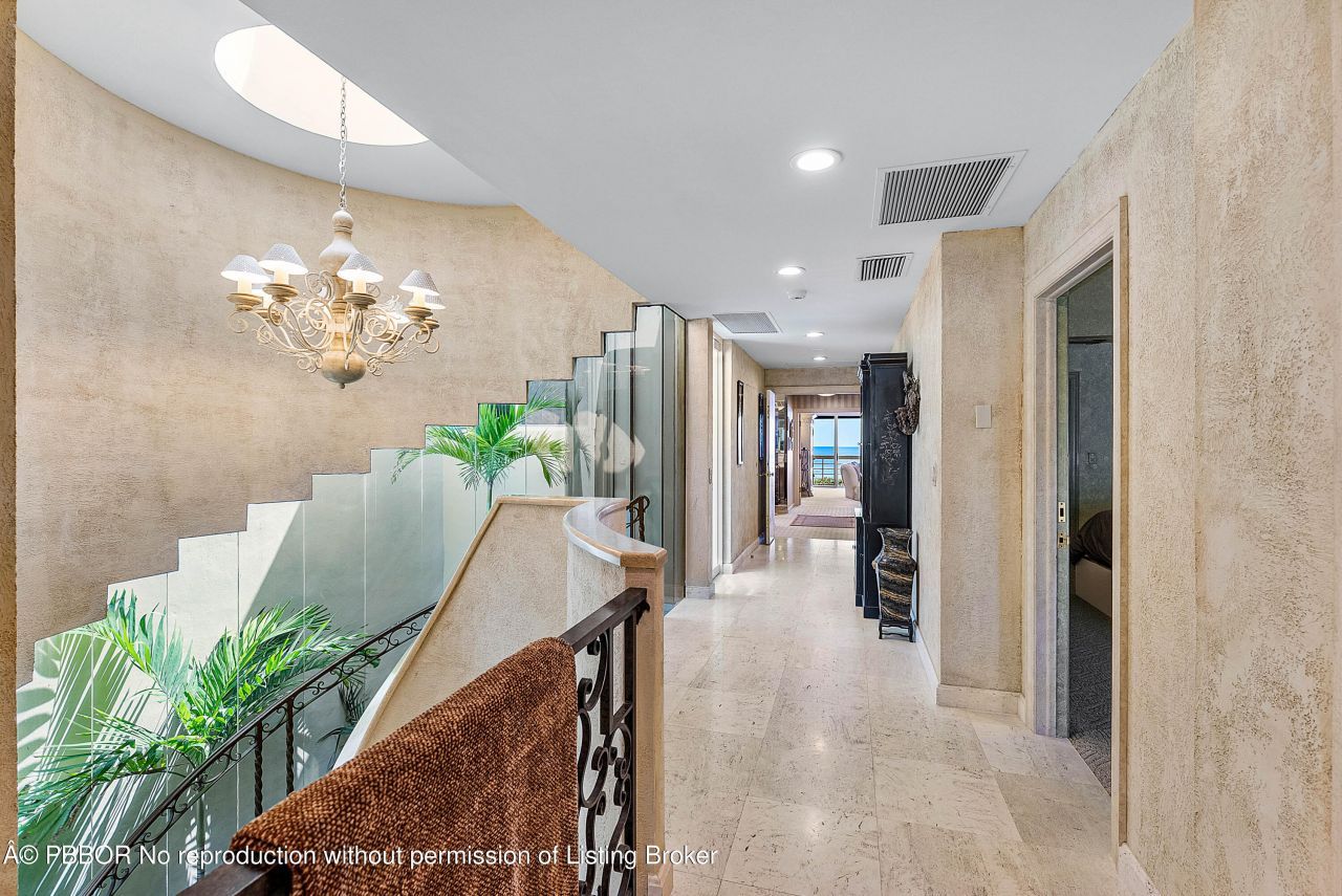 13 Sloans Curve Drive, Unit 13, Palm Beach, FL 33480 Photo