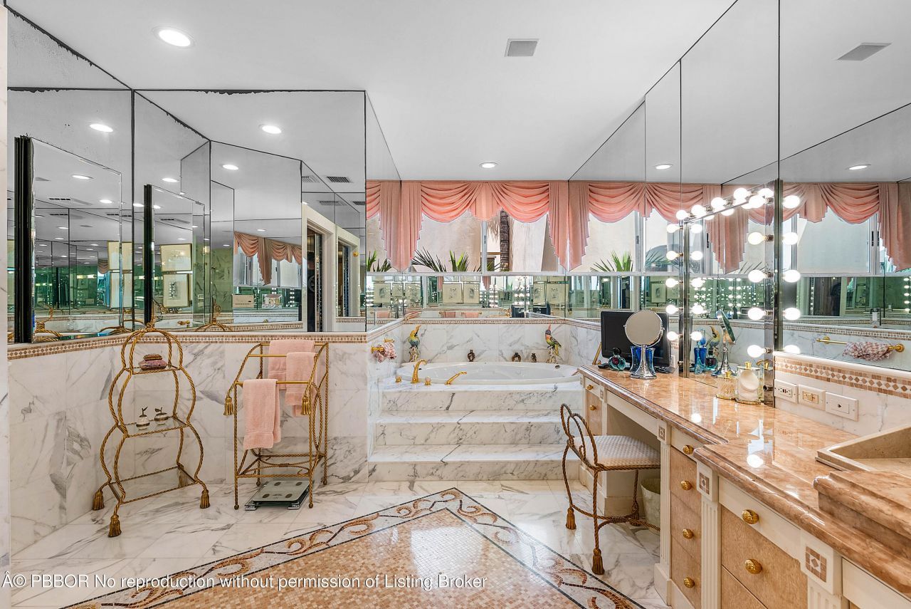 13 Sloans Curve Drive, Unit 13, Palm Beach, FL 33480 Photo