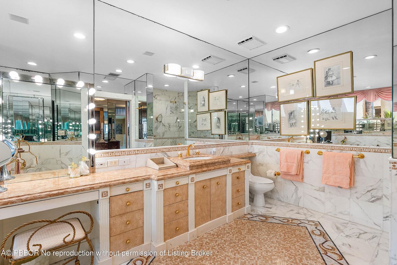 13 Sloans Curve Drive, Unit 13, Palm Beach, FL 33480 Photo