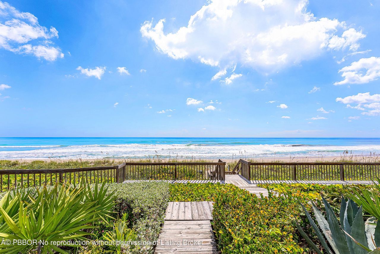 13 Sloans Curve Drive, Unit 13, Palm Beach, FL 33480 Photo