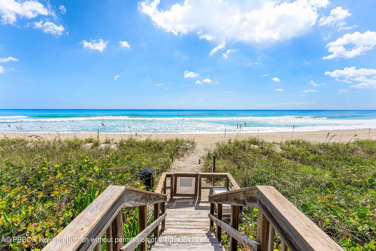 13 Sloans Curve Drive, Unit 13, Palm Beach, FL 33480 Photo