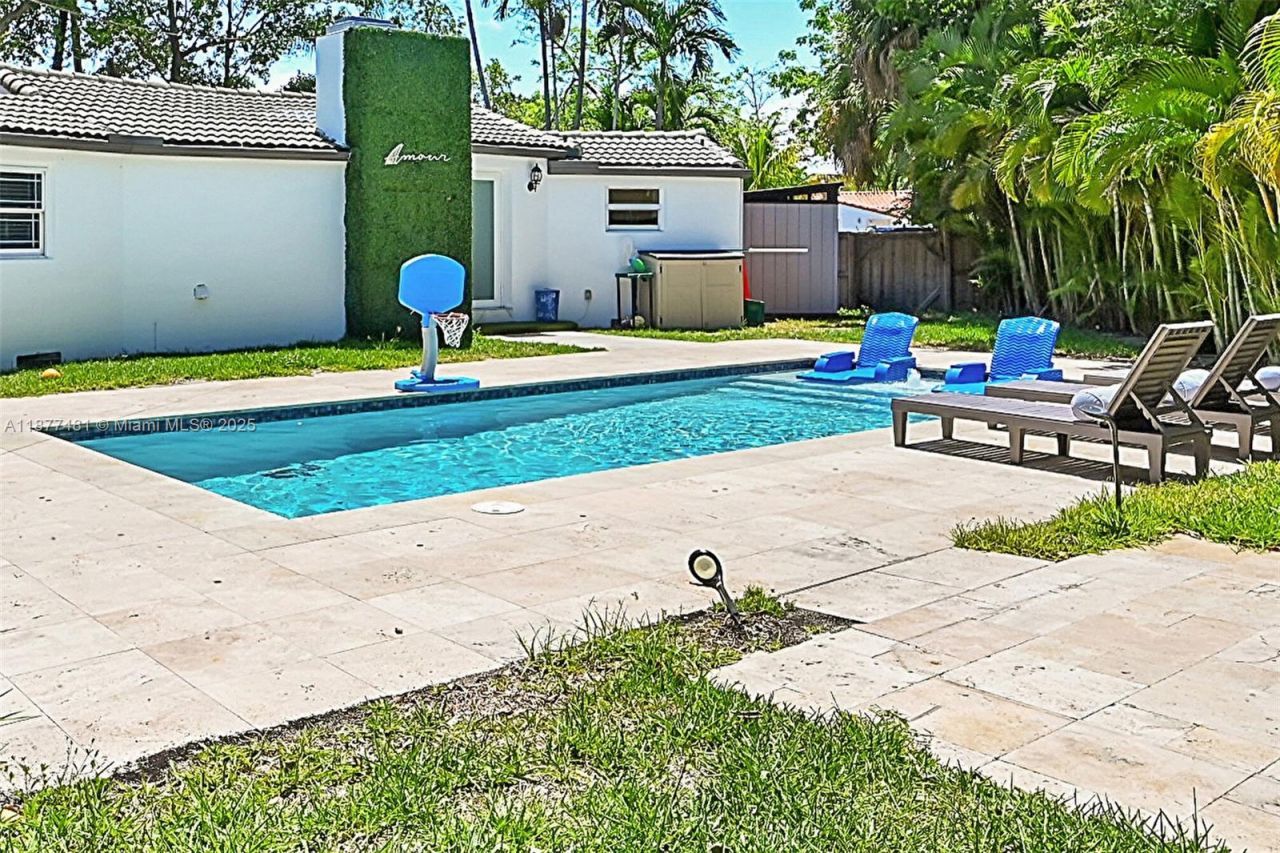 15 NE 95th St, Unit -, Miami Shores, FL 33138 Photo