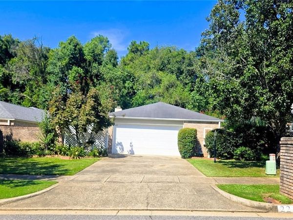22 Stonebridge Court, Mobile, AL 36608
