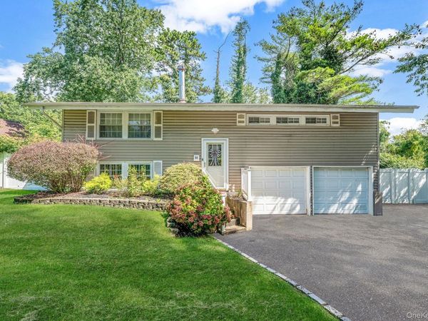 27 Split Cedar Drive, Islandia, NY 11749