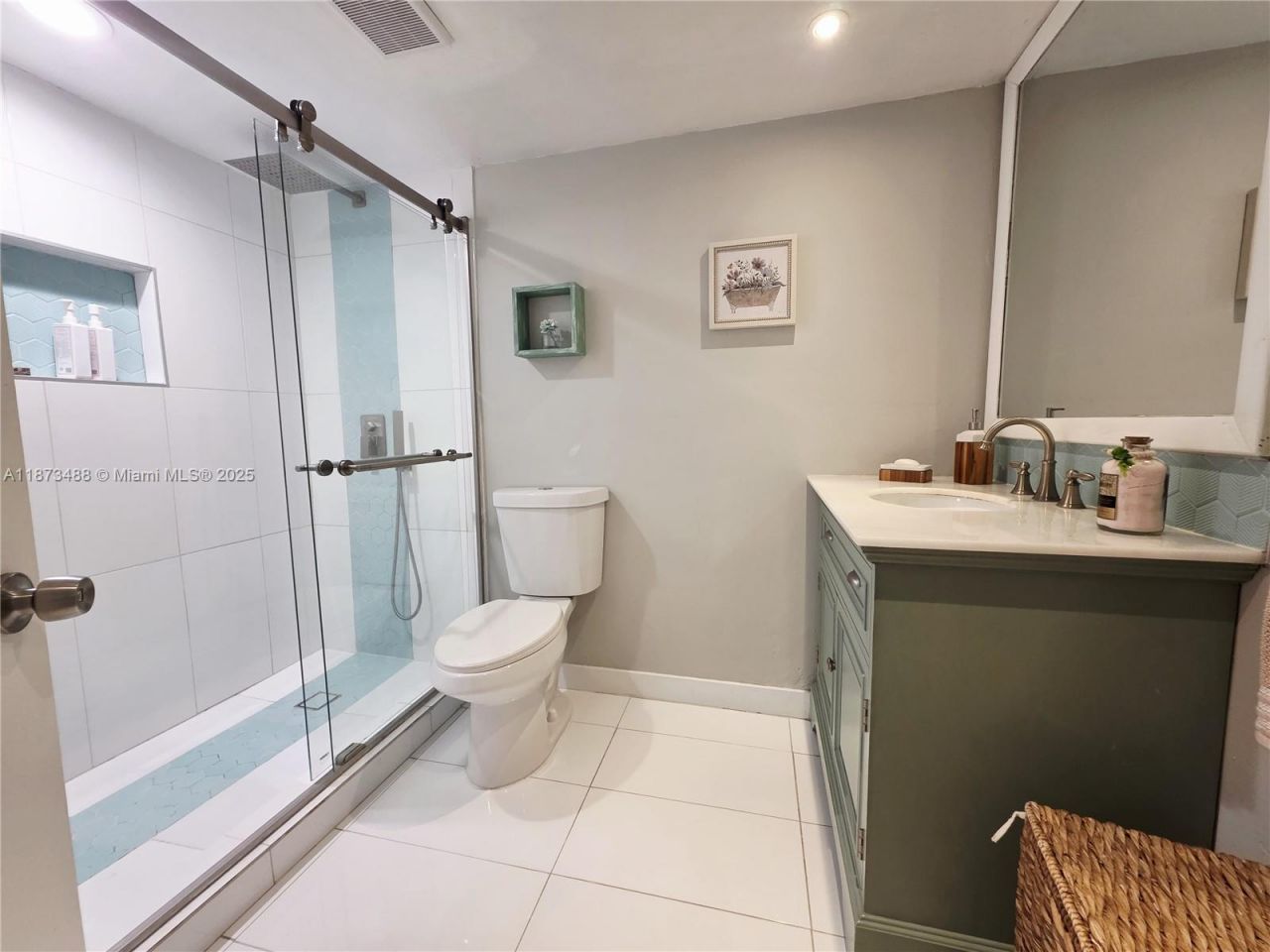 1750 NE 191st St, Unit 418-3, Miami, FL 33179 Photo