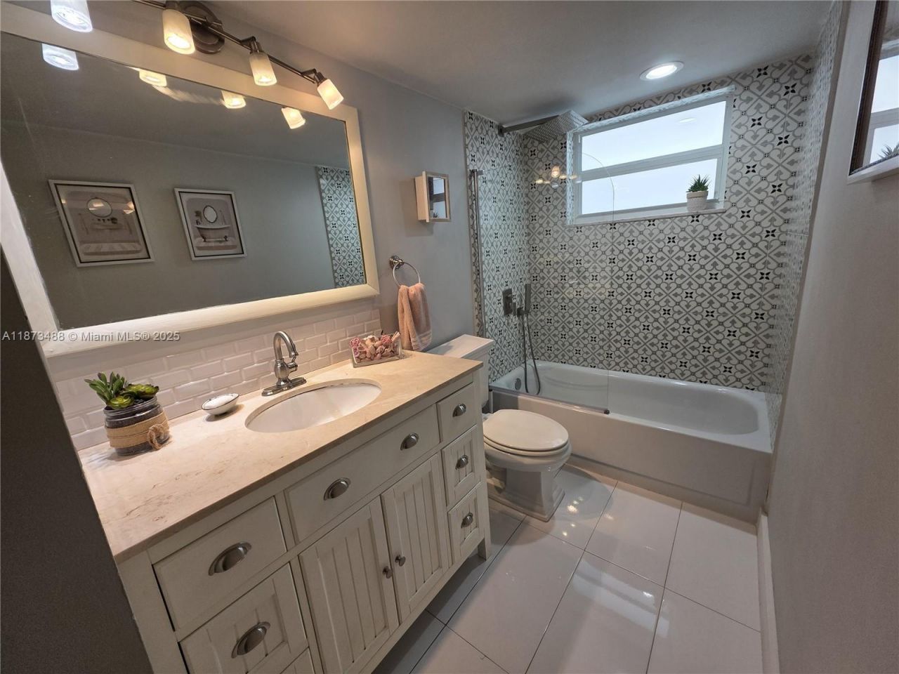 1750 NE 191st St, Unit 418-3, Miami, FL 33179 Photo