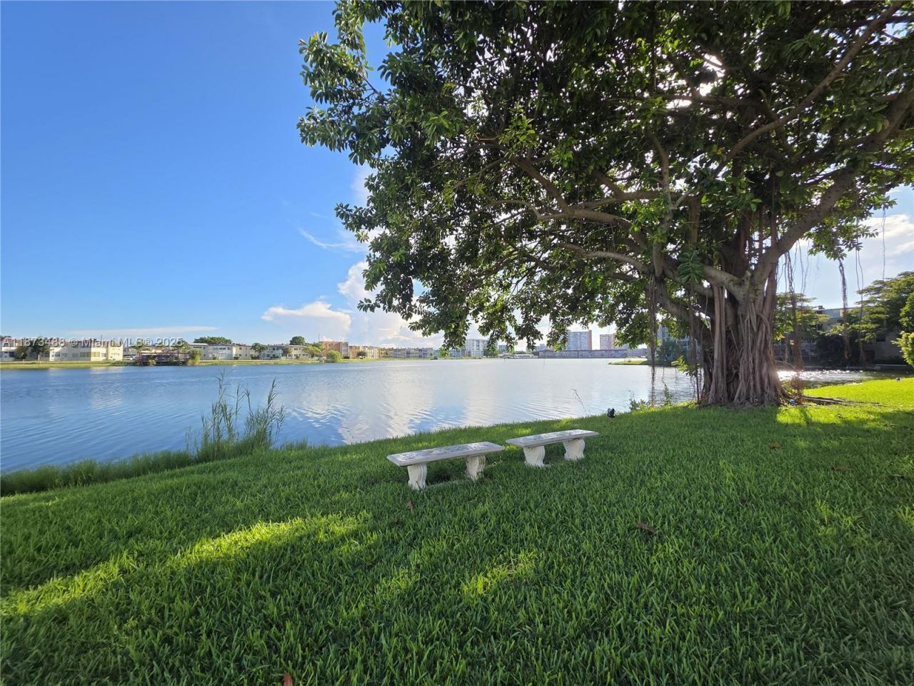 1750 NE 191st St, Unit 418-3, Miami, FL 33179 Photo