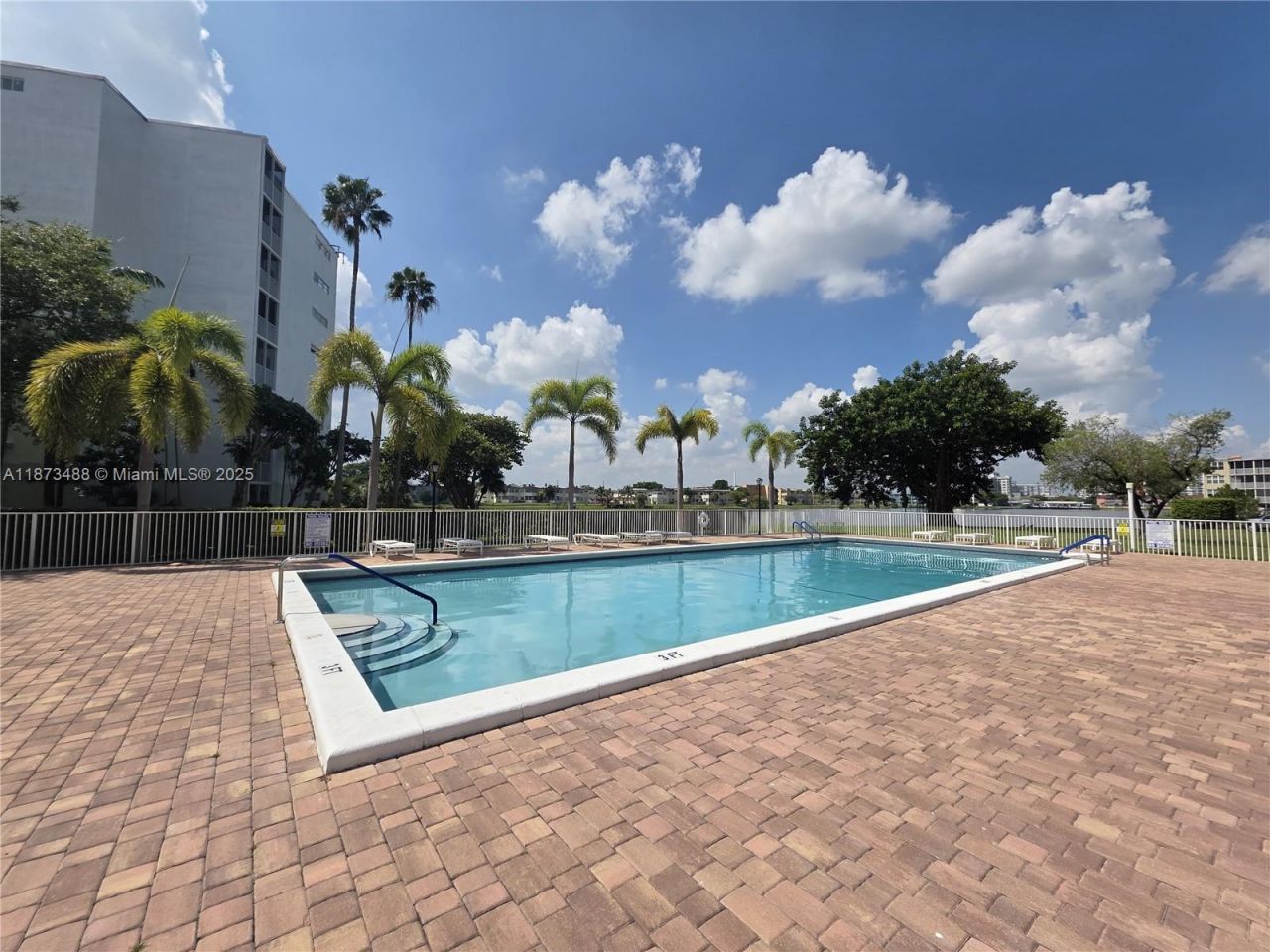 1750 NE 191st St, Unit 418-3, Miami, FL 33179 Photo