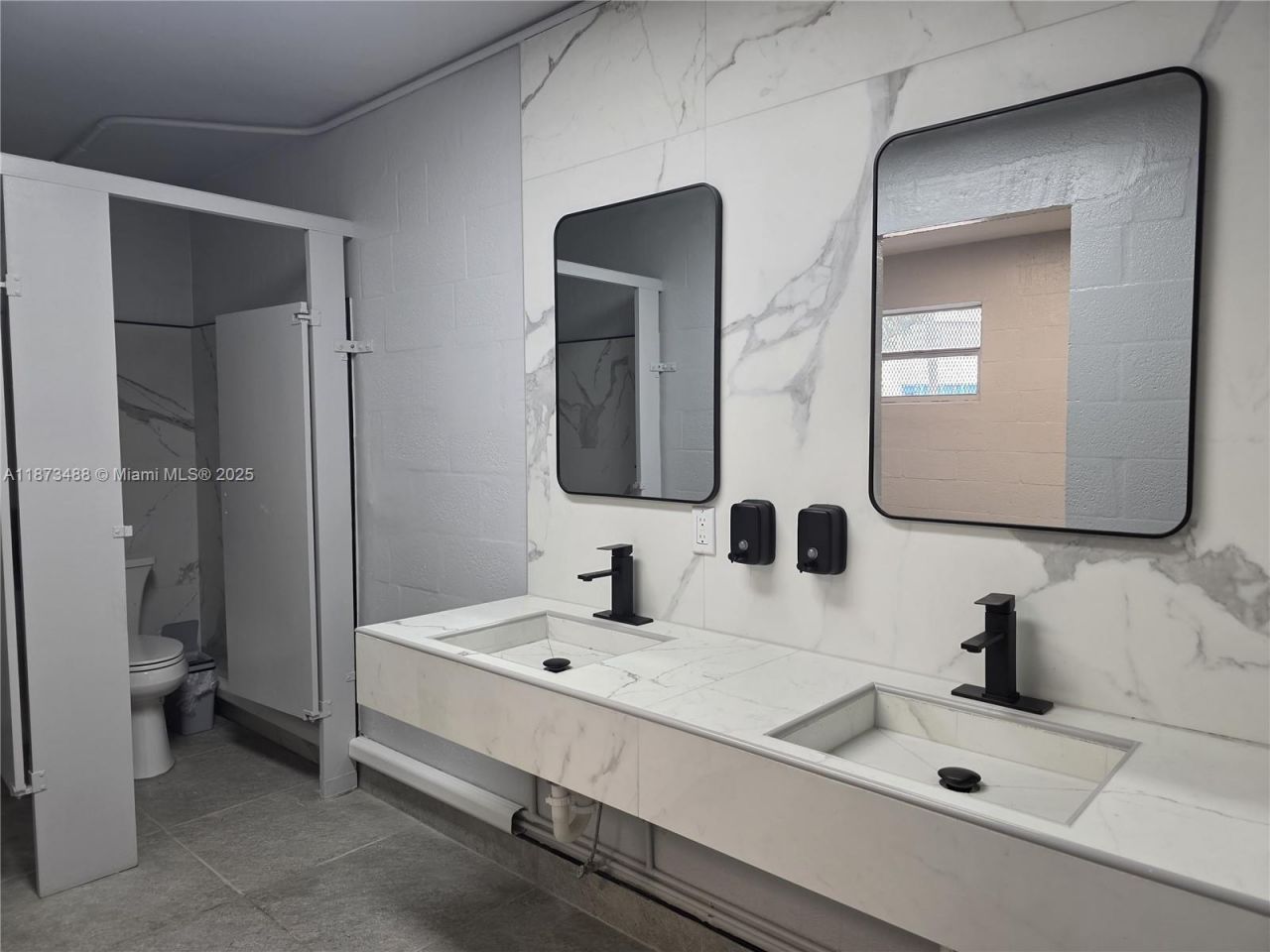 1750 NE 191st St, Unit 418-3, Miami, FL 33179 Photo