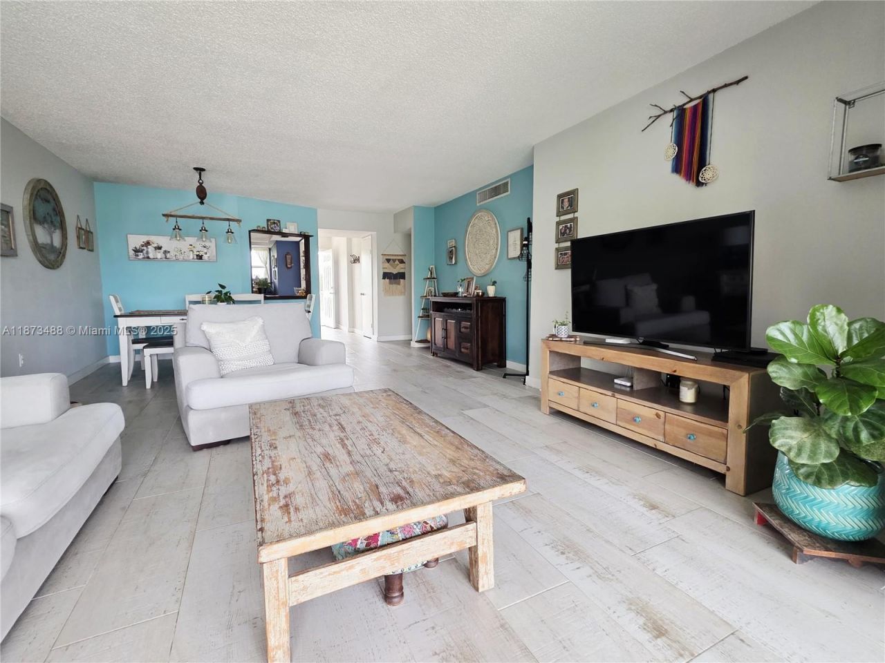 1750 NE 191st St, Unit 418-3, Miami, FL 33179 Photo