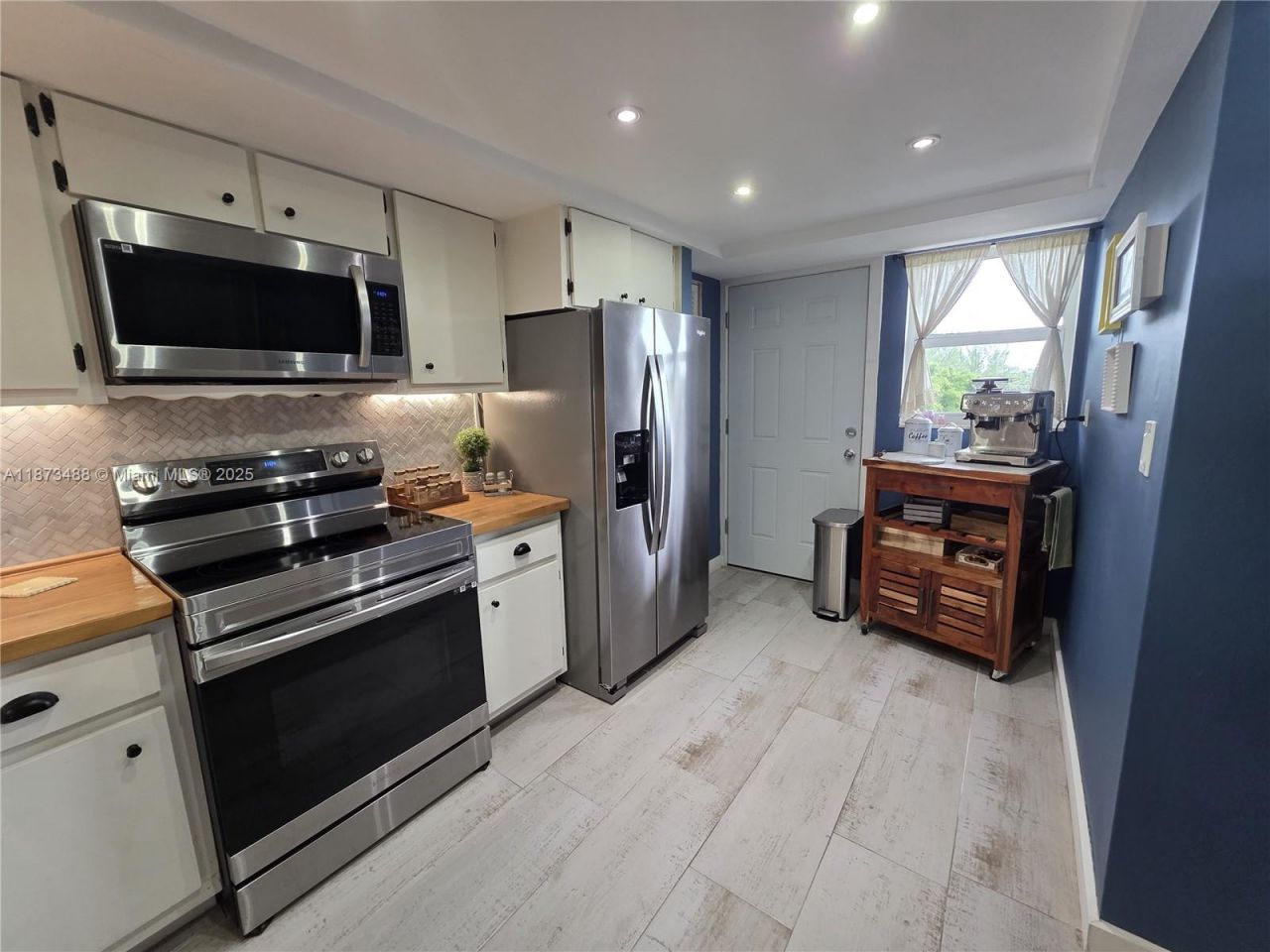 1750 NE 191st St, Unit 418-3, Miami, FL 33179 Photo