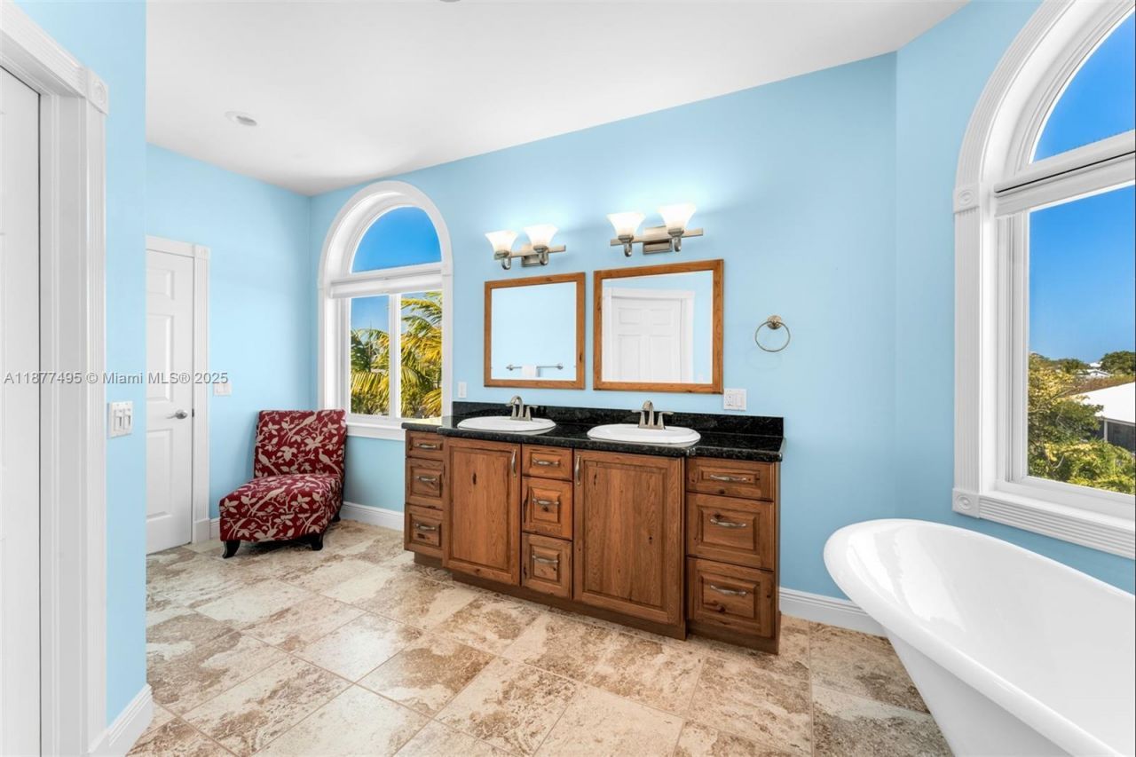 3742 Seagrape St, Big Pine Key, FL 33043 Photo