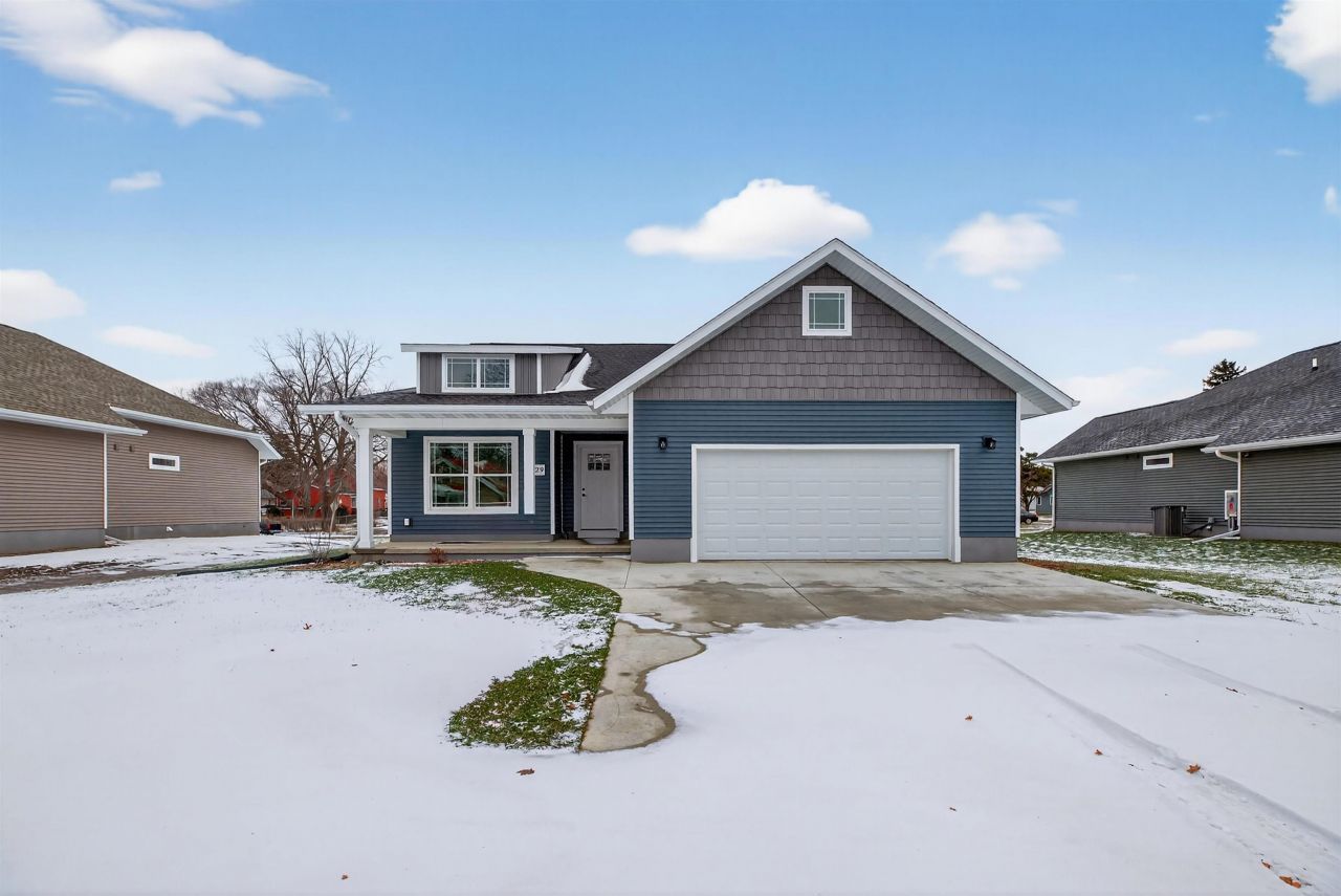 1229 W 7th Street, Waterloo, IA 50702 Main Photo